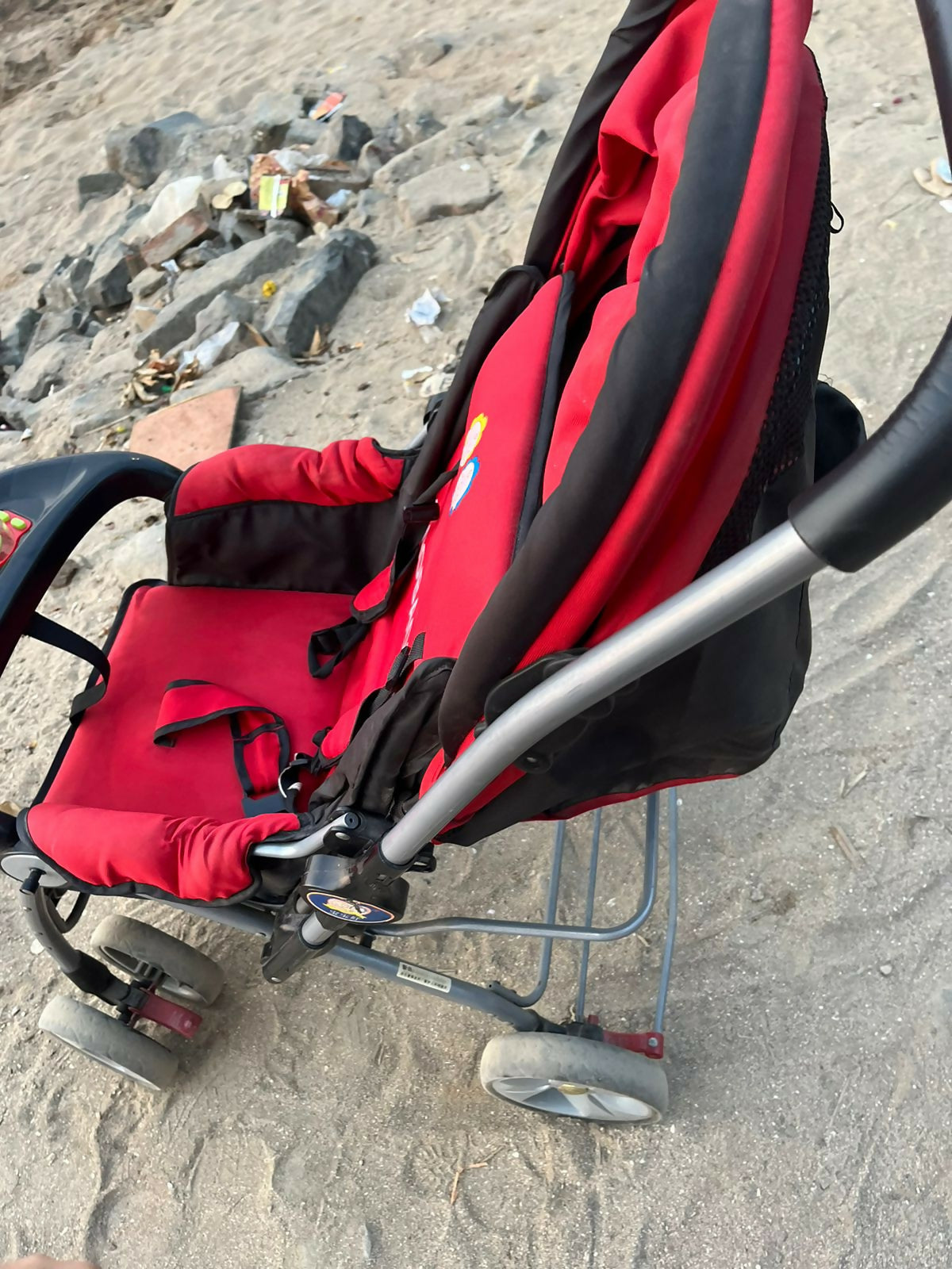 Explore the BAOBAOHAO Stroller/Pram for Baby, offering comfort, safety, and convenience with a sturdy design perfect for navigating various terrains.