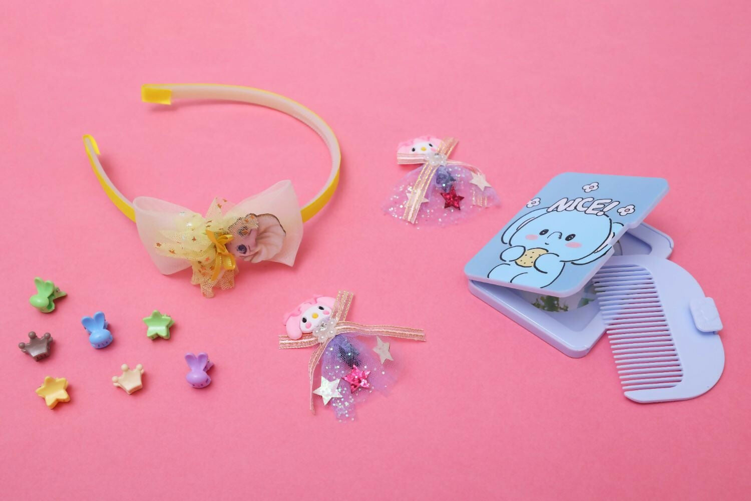 Lock up your little ones tresses with our new collection of hair accessories that are a must have for to instantly add glamour to any wardrobe. Update your little ones collection with this pretty hair accessory and she is all set for an updated look.