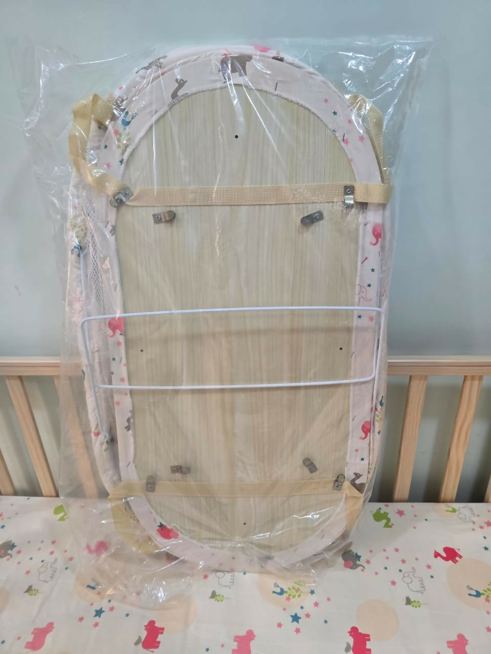 BABYHUG Kelly Wooden Cot / Crib With Detachable Bassinet & Mosquito Net