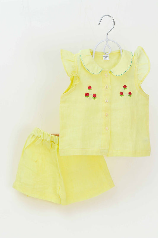 Explore lovely linens coordinated sets for girls, offering soft fabrics and coordinated designs for ages 0 months to 6 years, perfect for versatile and stylish outfits.