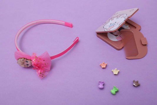 Lock up your little ones tresses with our new collection of hair accessories that are a must have for to instantly add glamour to any wardrobe. Update your little ones collection with this pretty hair accessory and she is all set for an updated look.