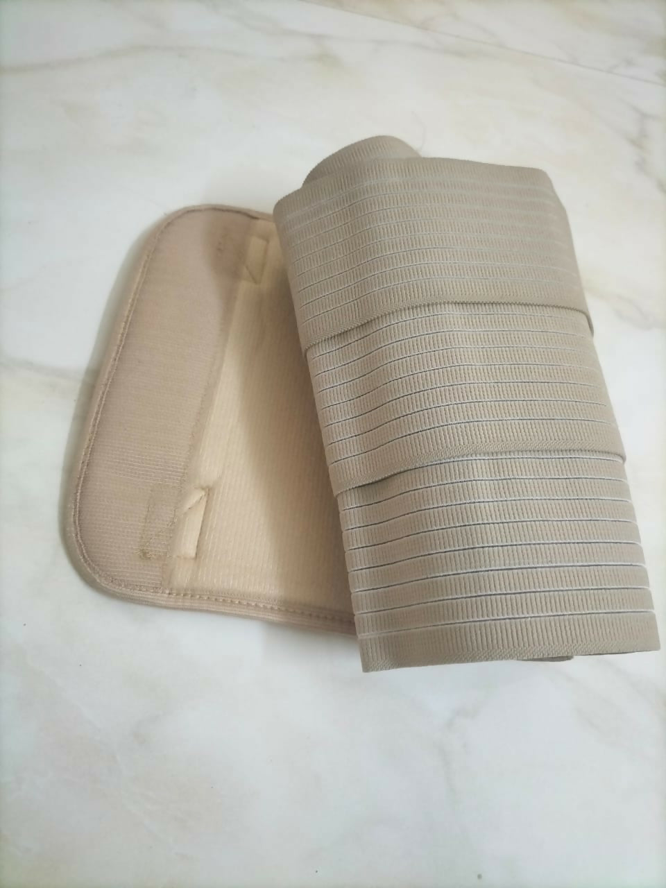 Enhance your recovery with the WONDERCARE Abdominal Belt – providing effective compression and support for postpartum recovery, post-surgical needs, and abdominal discomfort with a comfortable, adjustable fit.