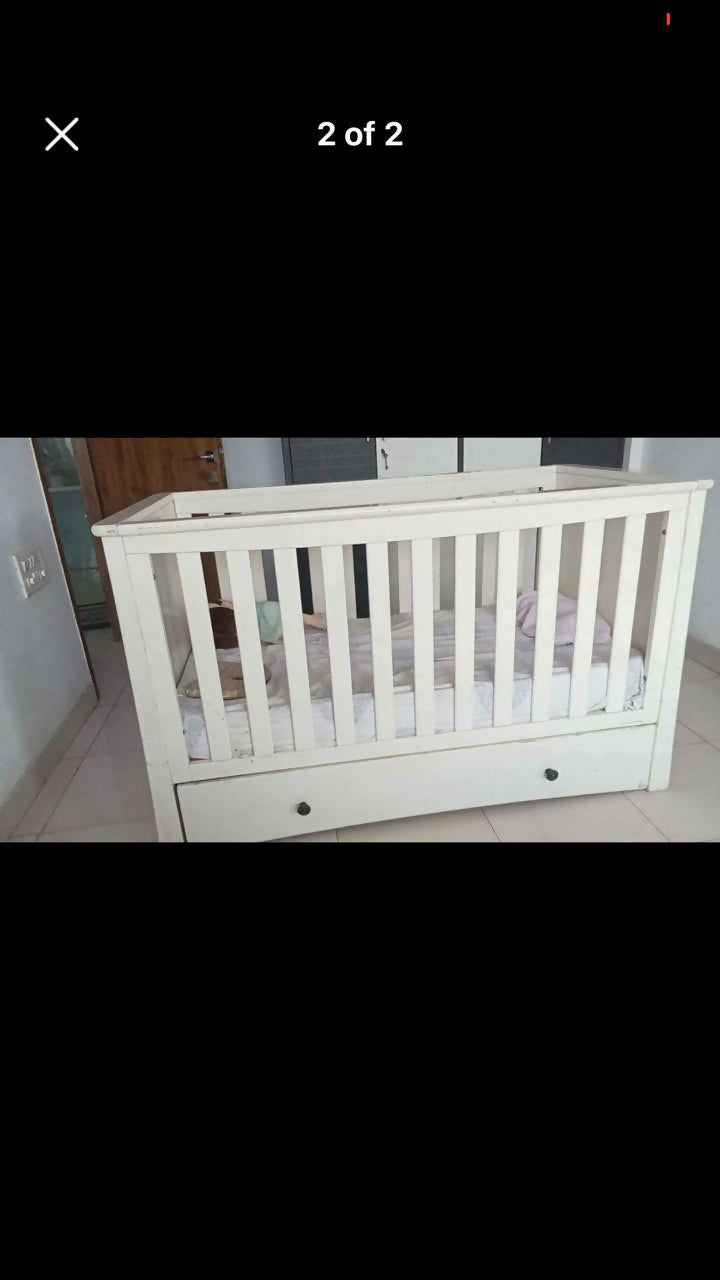 Shop now for the MOTHERCARE Harrogate Crib and Cot Bed, offering timeless elegance and versatility for your growing child!