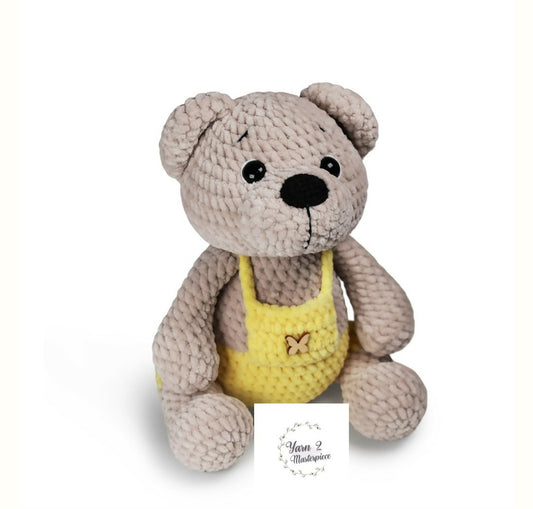 Crochet bear soft toy