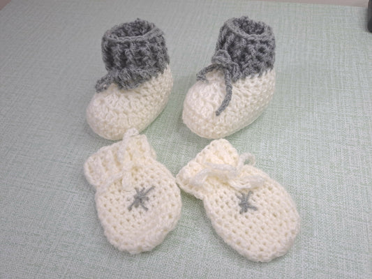 Crochet baby booties and mittens set