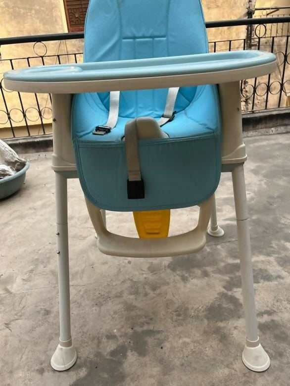 The Supples 4-in-1 High Chair is a safe, comfortable, and versatile high chair for babies and toddlers, featuring adjustable settings, a detachable tray, and portable design perfect for feeding and play.