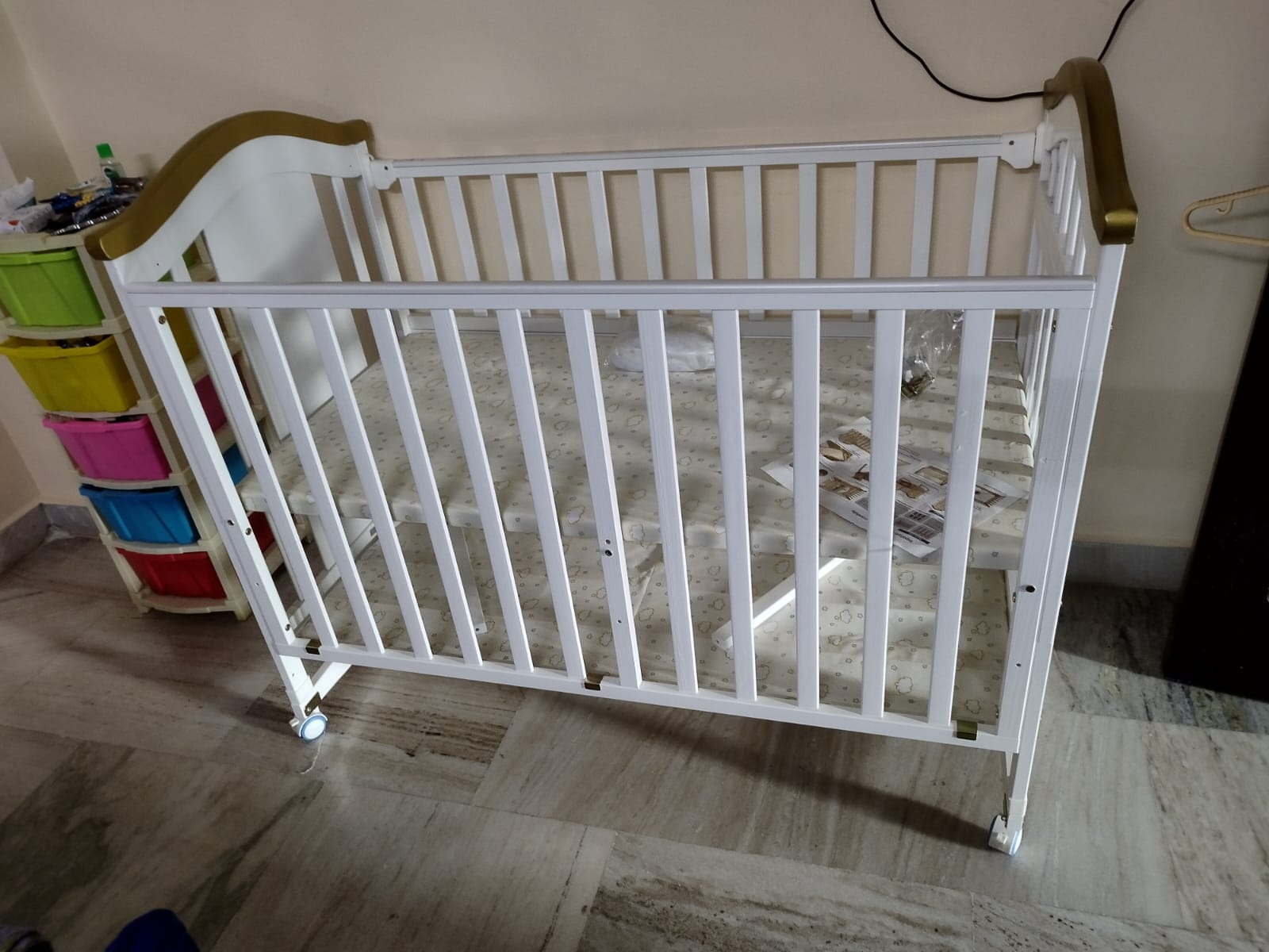 HUNY HUNY Crib 12 In 1 Rocking Cot , Dimensions: 123×66×100 cm - PyaraBaby