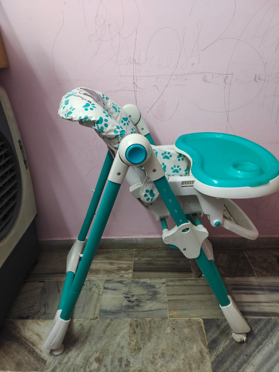 BABYHUG Fine Dine Feeding chair/ high chair