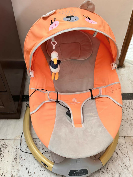 Comfort and engagement combine in the Star and Daisy Rocker/Bouncer, designed to soothe and entertain with gentle rocking, soft music, and interactive toys for babies.