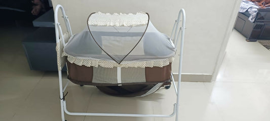 Provide your baby with a peaceful and safe sleep environment with a cradle—offering soothing motion, comfort, and convenience for both baby and parents!