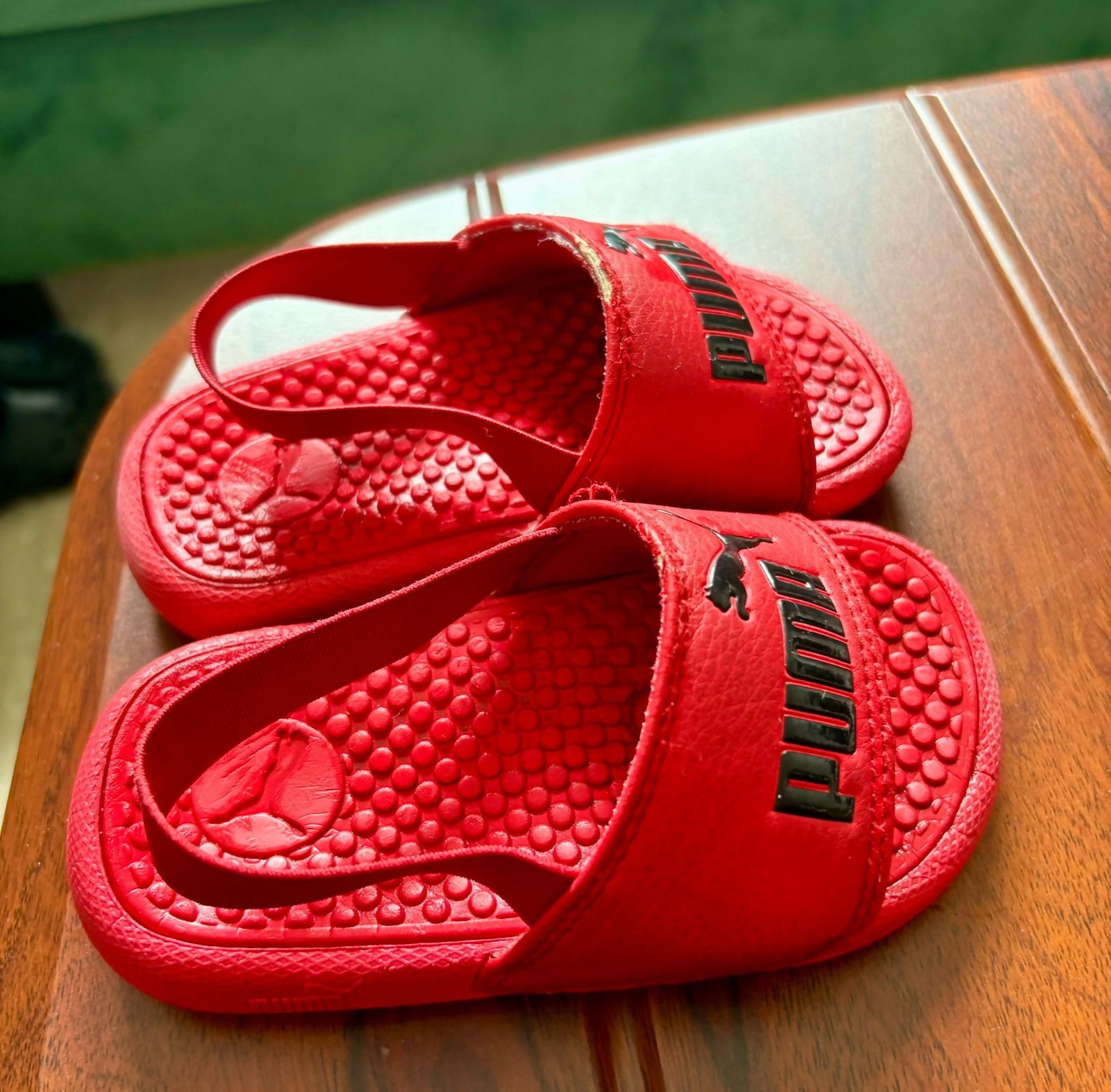 Let your toddler step out in style and comfort with Puma Slides—lightweight, cushioned, and perfect for easy, everyday wear!