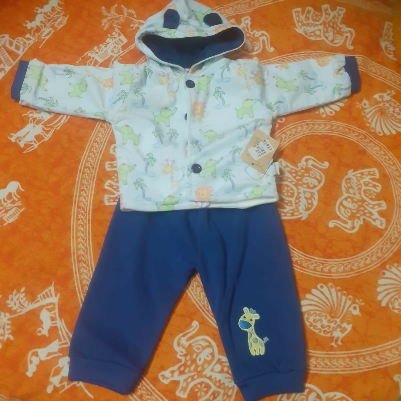 Cozy, Cute, and Comfortable – Perfect Outfit for Your Little Explorer!