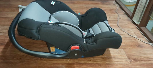 LUVLAP 4-in-1 Carry Cot/Car Seat (Model 18236) offers unmatched comfort, versatility, and safety, adapting effortlessly to every stage of your baby’s early years!