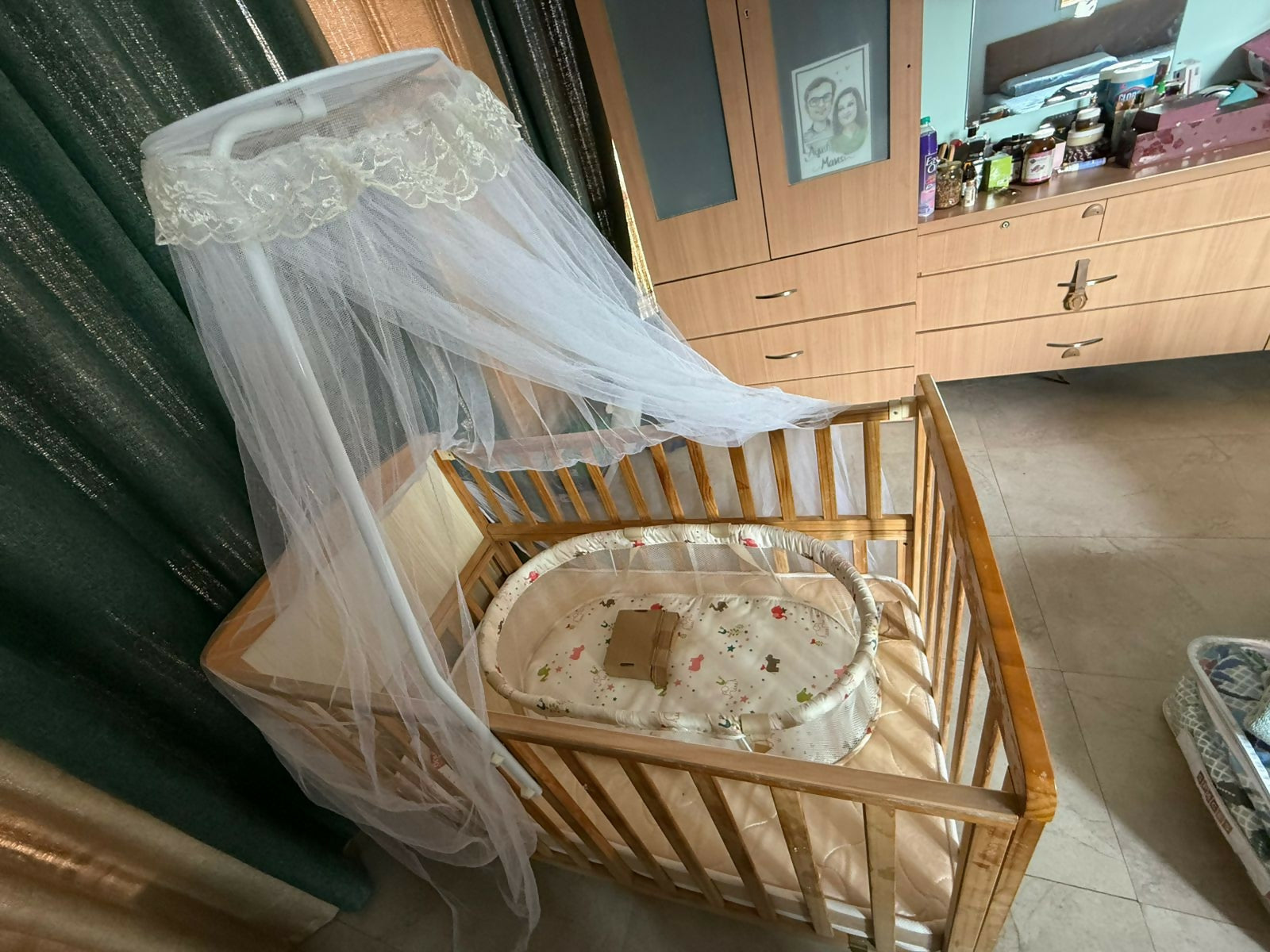 BABYHUG  Cot & Bassinet