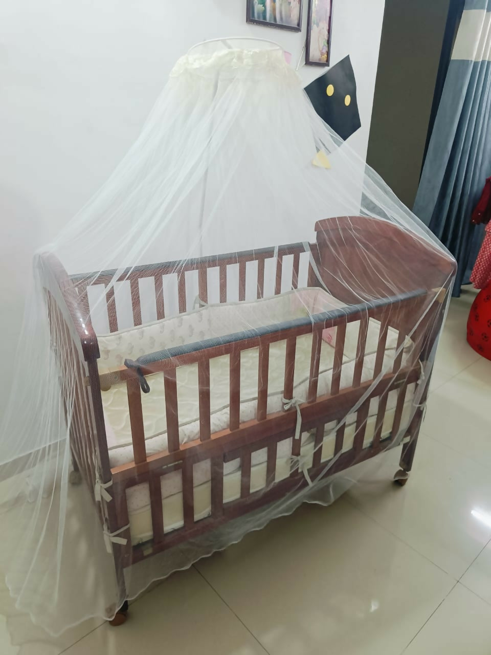 Ensure your baby sleeps safely and comfortably with the LuvLap Baby Crib—complete with bumper, mattress, and mosquito net for a peaceful, protected rest!