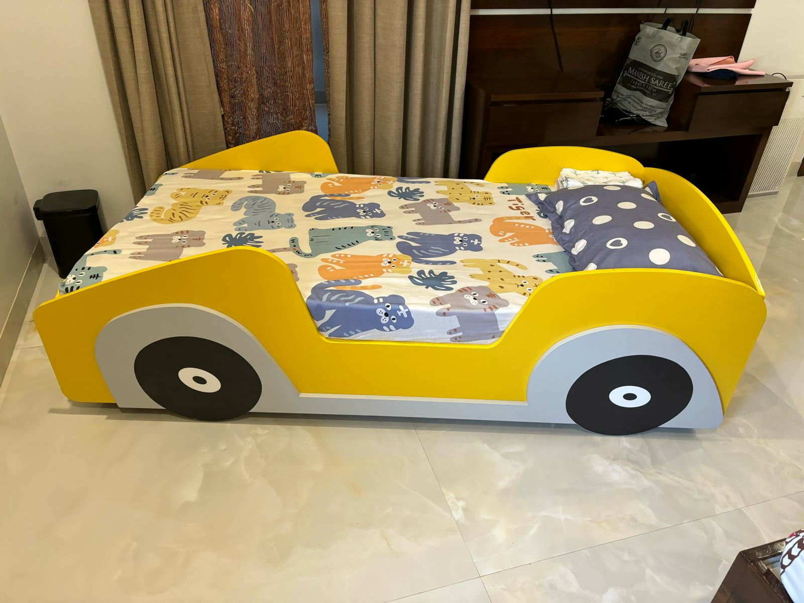 BOINGG Car Shaped Baby Bed - PyaraBaby