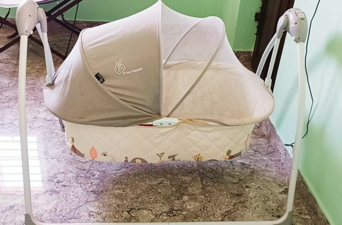 Enjoy peaceful sleep for your baby with the R FOR RABBIT Automatic Cradle, featuring a built-in mosquito net and soothing music for added comfort. This cradle gently rocks your baby to sleep while protecting against insects, making it a must-have for every nursery.