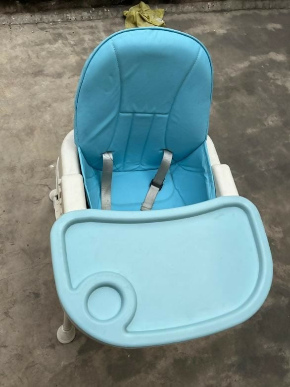 The Supples 4-in-1 High Chair is a safe, comfortable, and versatile high chair for babies and toddlers, featuring adjustable settings, a detachable tray, and portable design perfect for feeding and play.