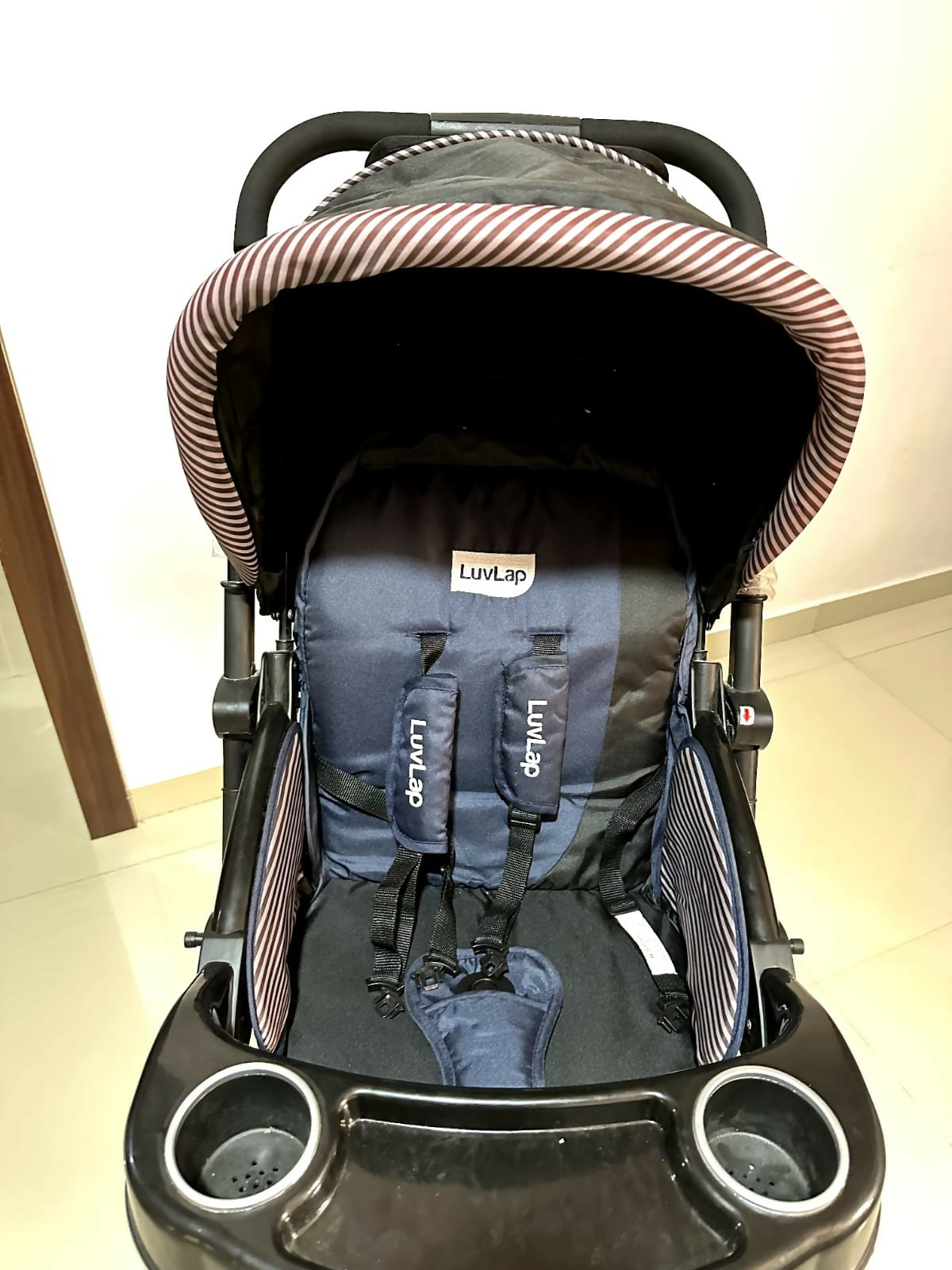 Experience ultimate comfort and safety with the LUVLAP Galaxy Stroller/Pram – featuring multi-position reclining seat, sturdy wheels, and reversible handle for easy travel with your baby.