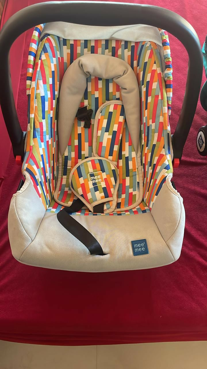 Ensure your baby's safety and comfort with the MEE MEE Car Seat for Baby - Set of 2, featuring a five-point harness, cushioned seat, and easy installation for secure and comfortable car rides.