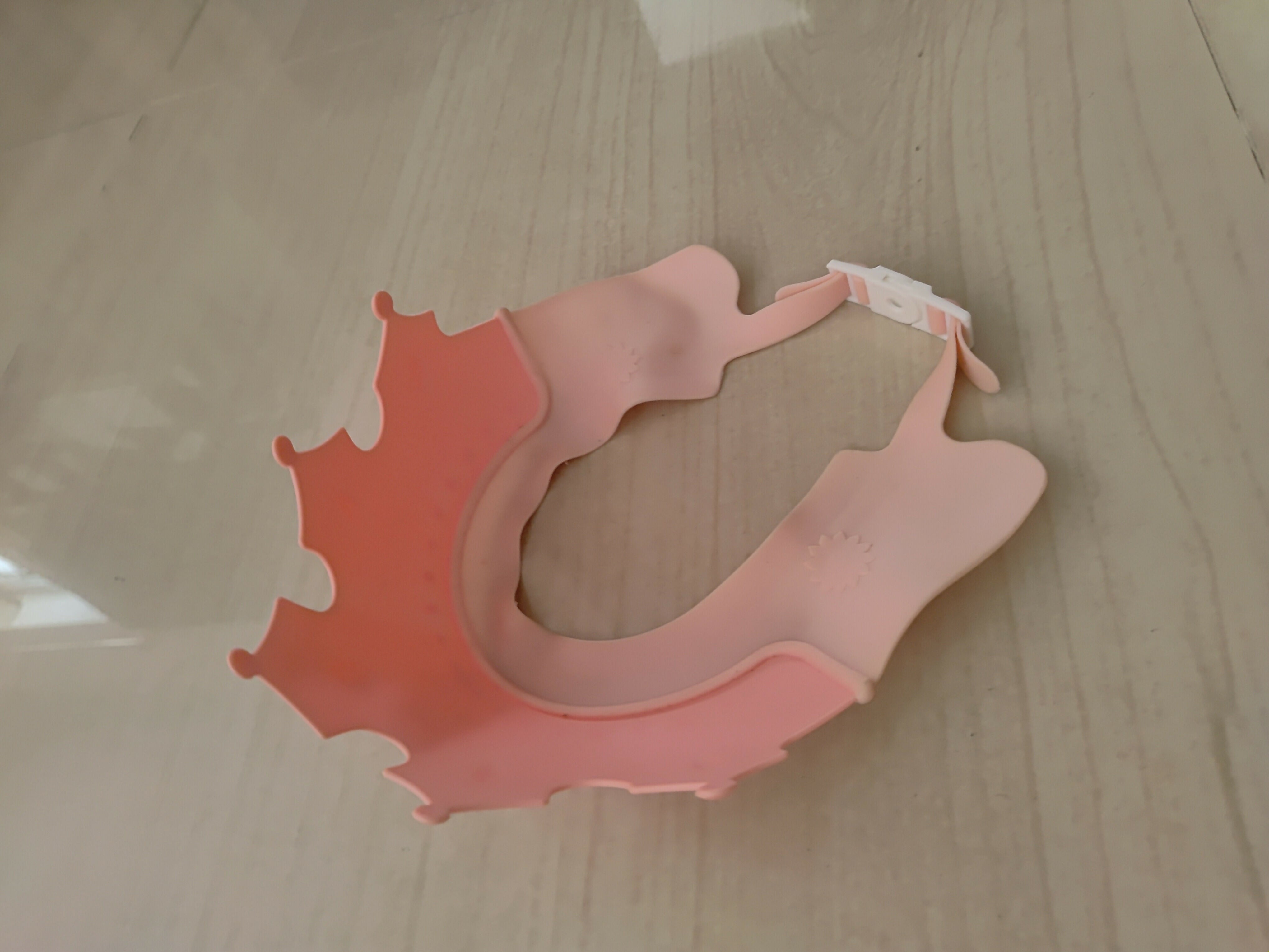 CHICCO Silicone Spoon And BABYHUG Shower cap