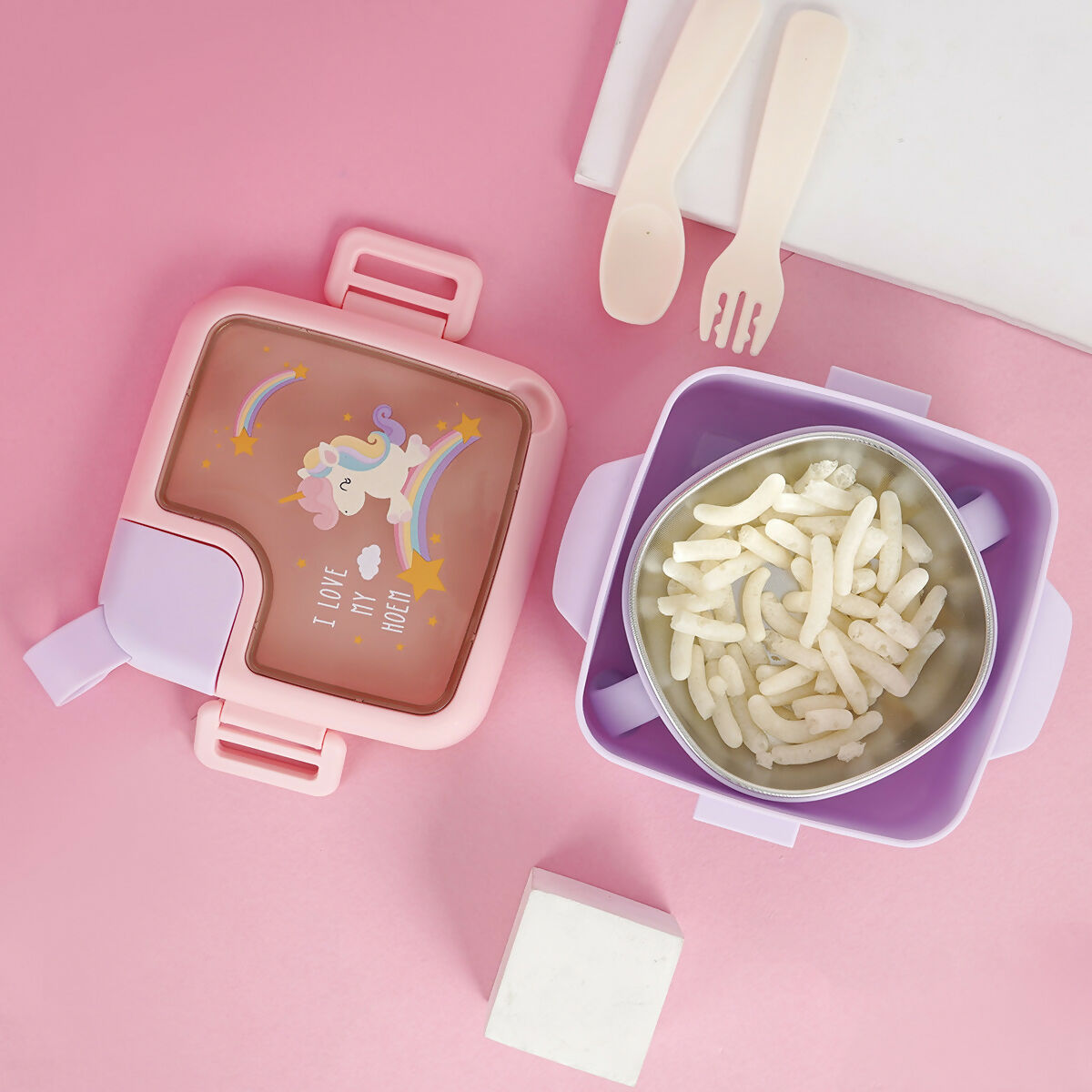 This Bento lunch box will keep your food, sandwiches, soups, beverages fresh for lunch, so you can pack your kids' lunches in the morning, and it will stay warm until lunch time.