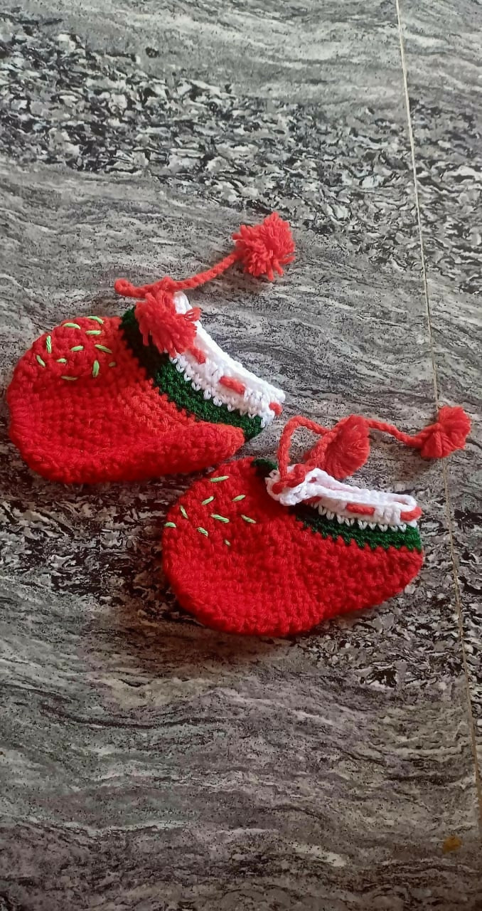 Handmade crochet Watermelon Cap and Socks Set for babies, featuring a playful watermelon design and soft, cozy materials.