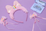 Lock up your little ones tresses with our new collection of hair accessories that are a must have for to instantly add glamour to any wardrobe.