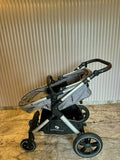 Experience luxury and convenience on the go with the STAR AND DAISY Easy Go Luxury Stroller/Pram - where style meets functionality for your baby's comfort and your convenience!