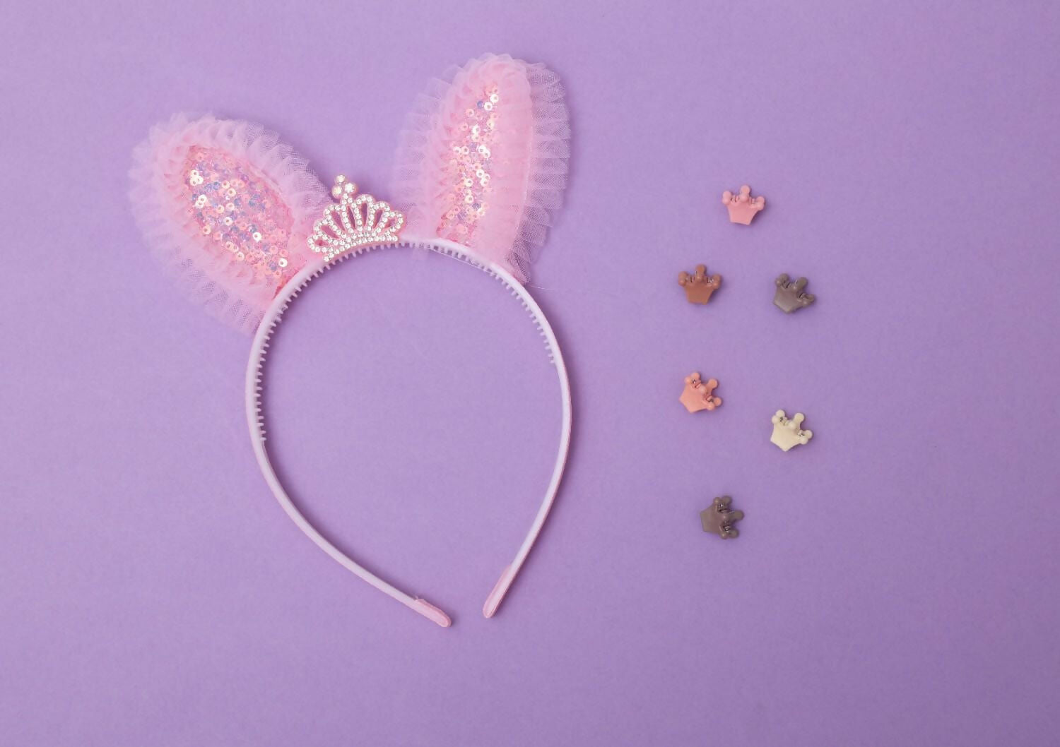 Lock up your little ones tresses with our new collection of hair accessories that are a must have for to instantly add glamour to any wardrobe. 