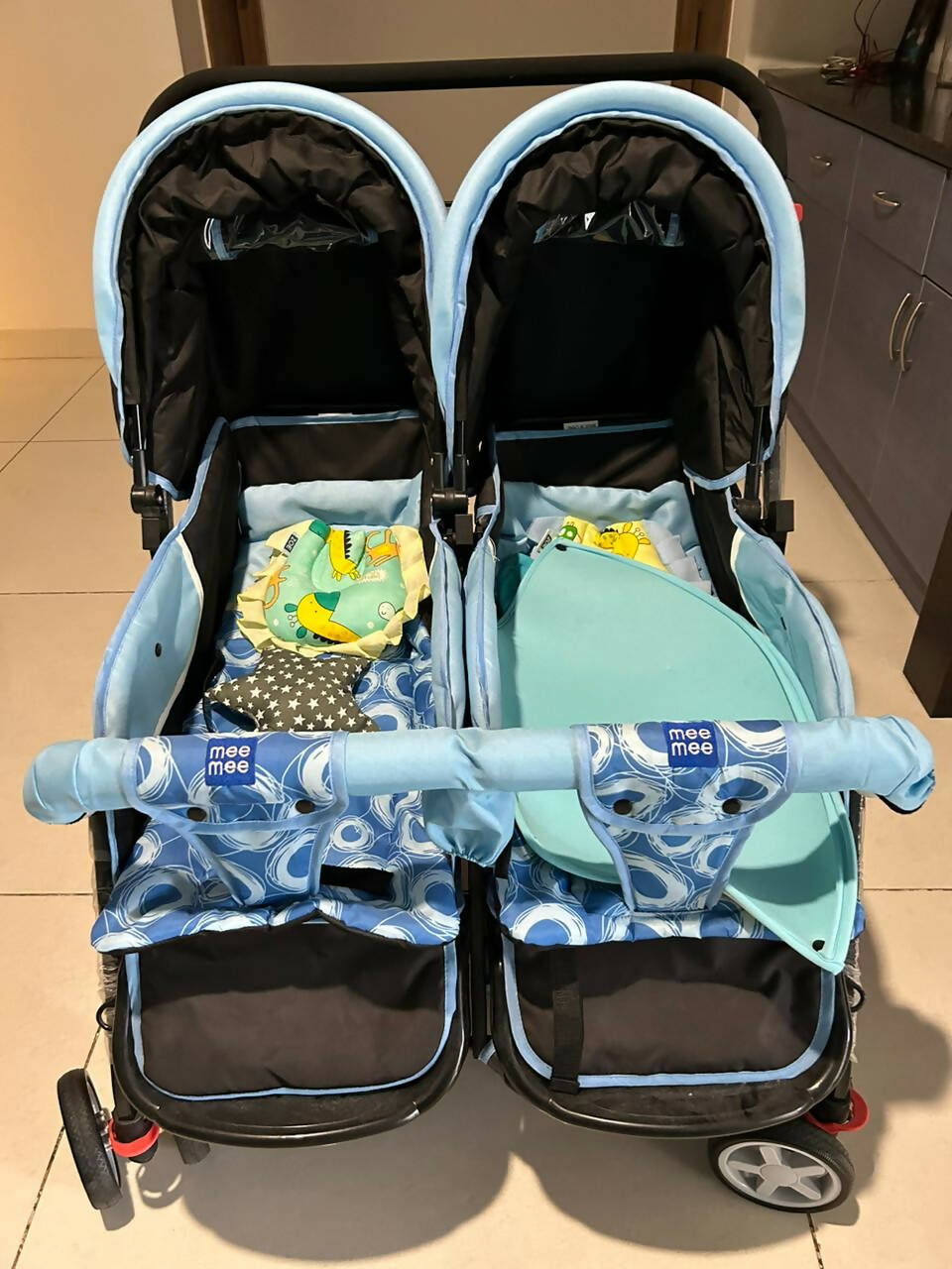 Mee mee twin store stroller