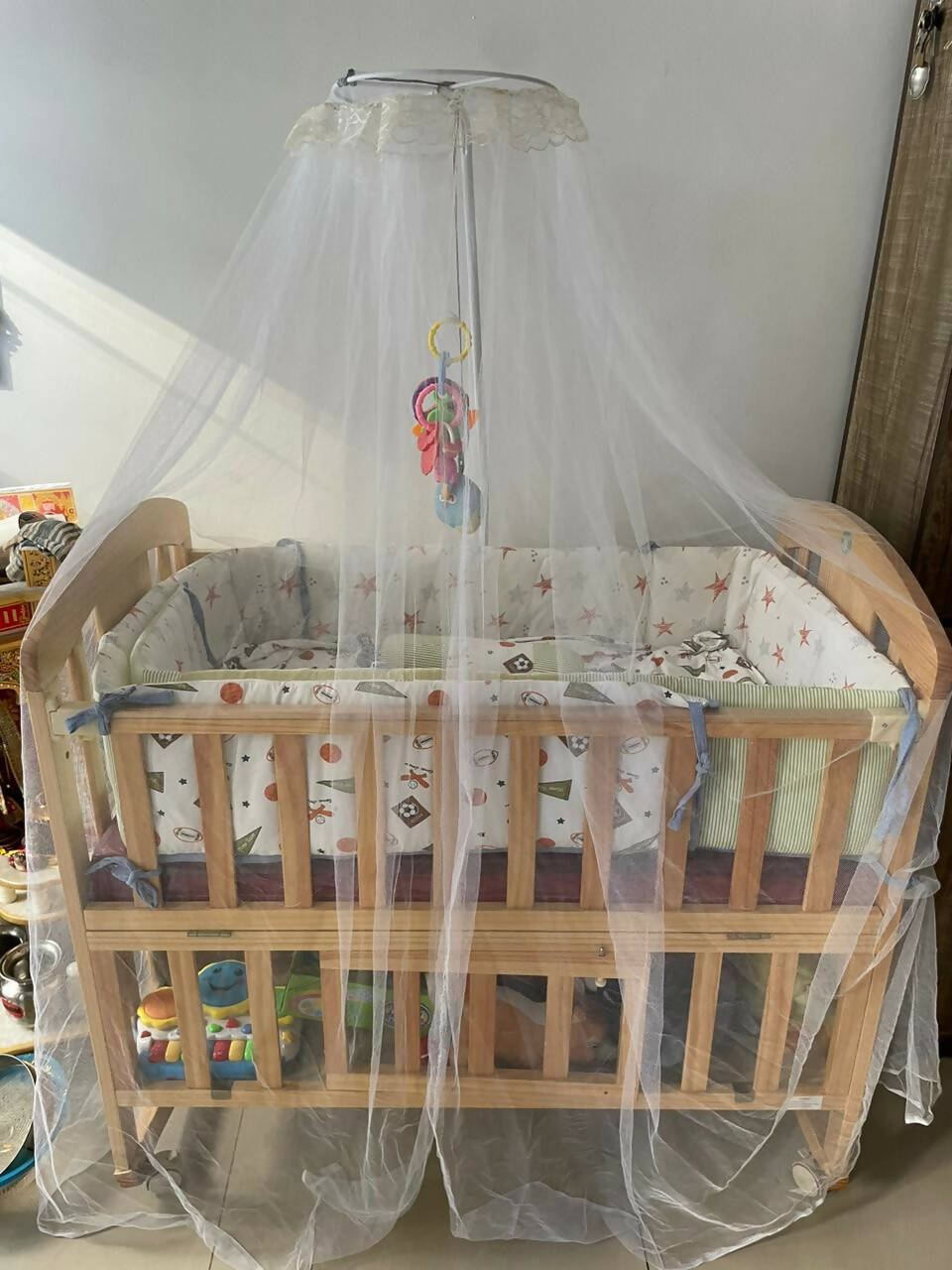 Babyhug hotsell baby cot