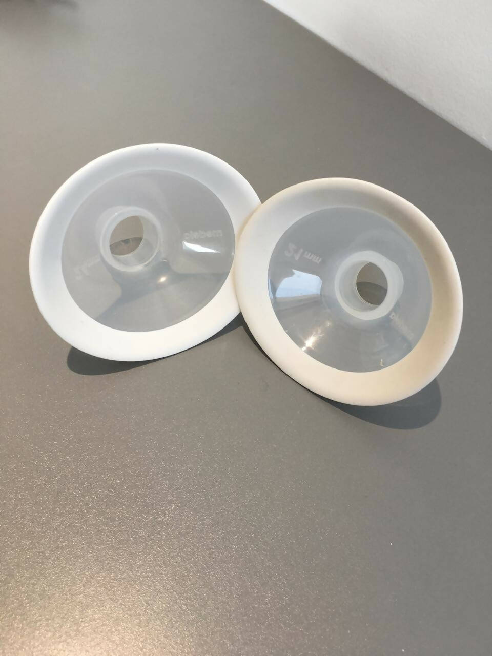 MEDELA Flanges - 21 mm, 24 mm - PyaraBaby