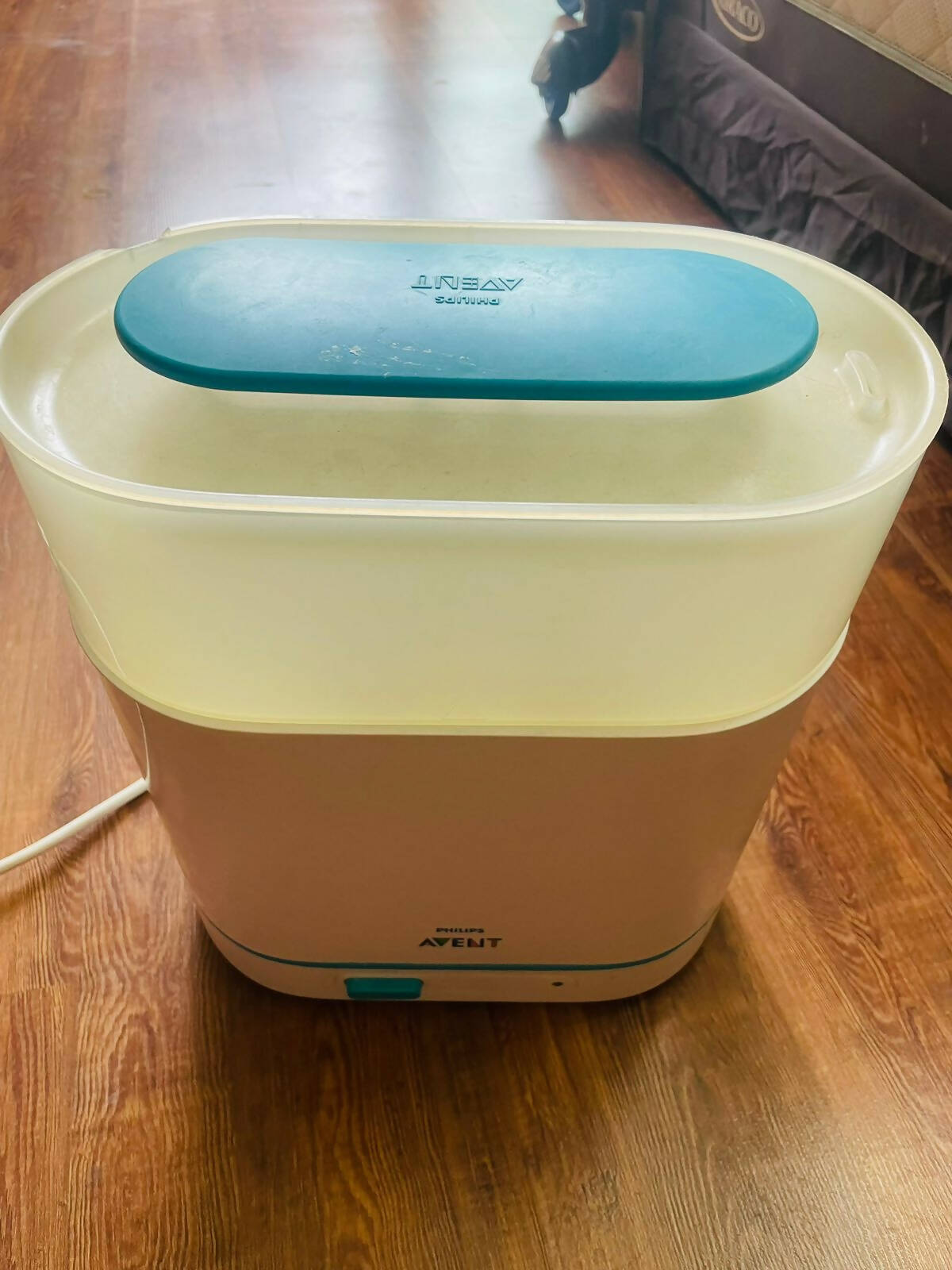 Avent feeding bottle store sterilizer