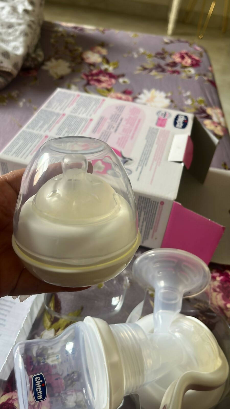 CHICCO Manual Breast Pump - PyaraBaby