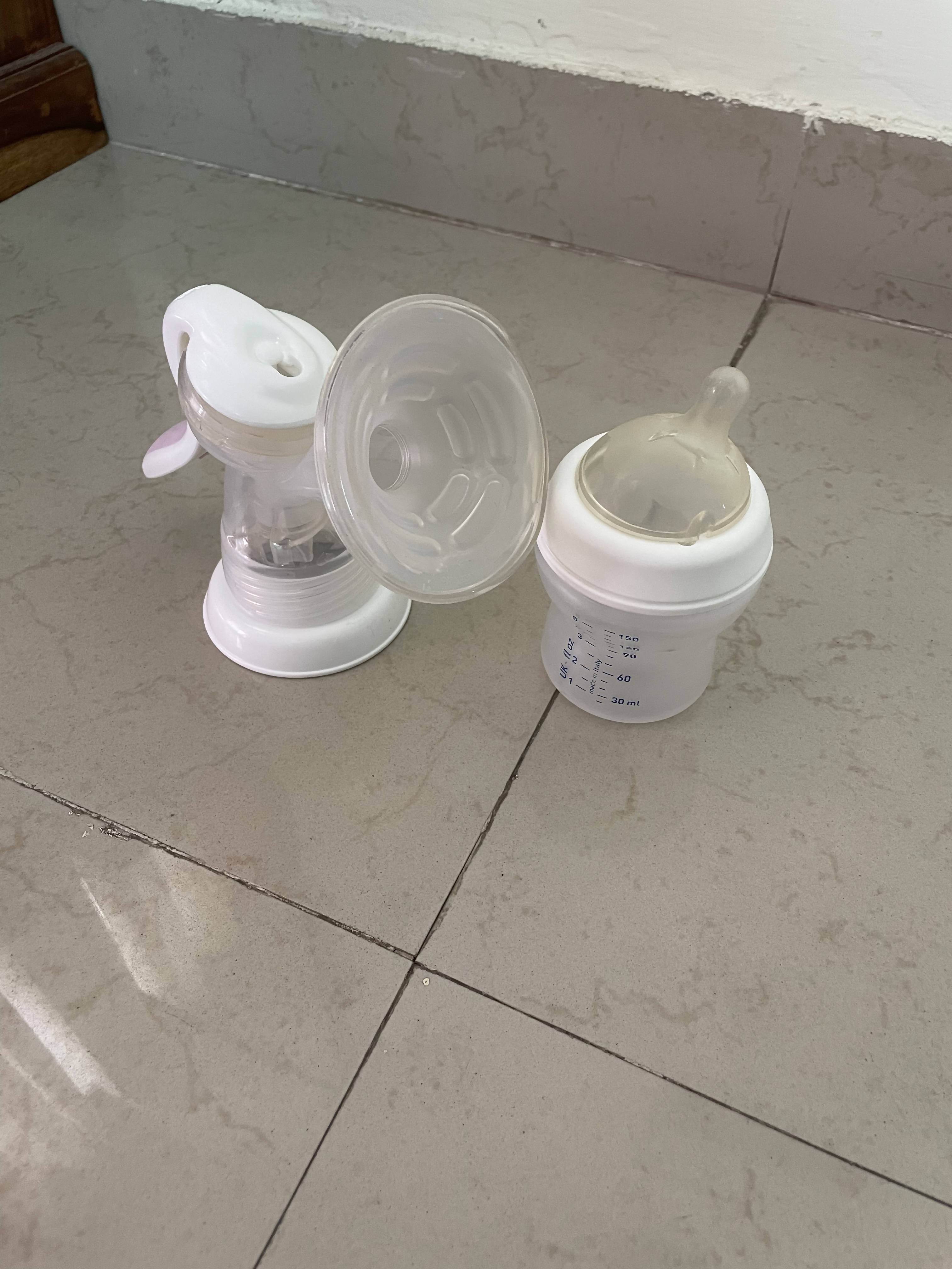 CHICCO Manual Breast Pump - PyaraBaby