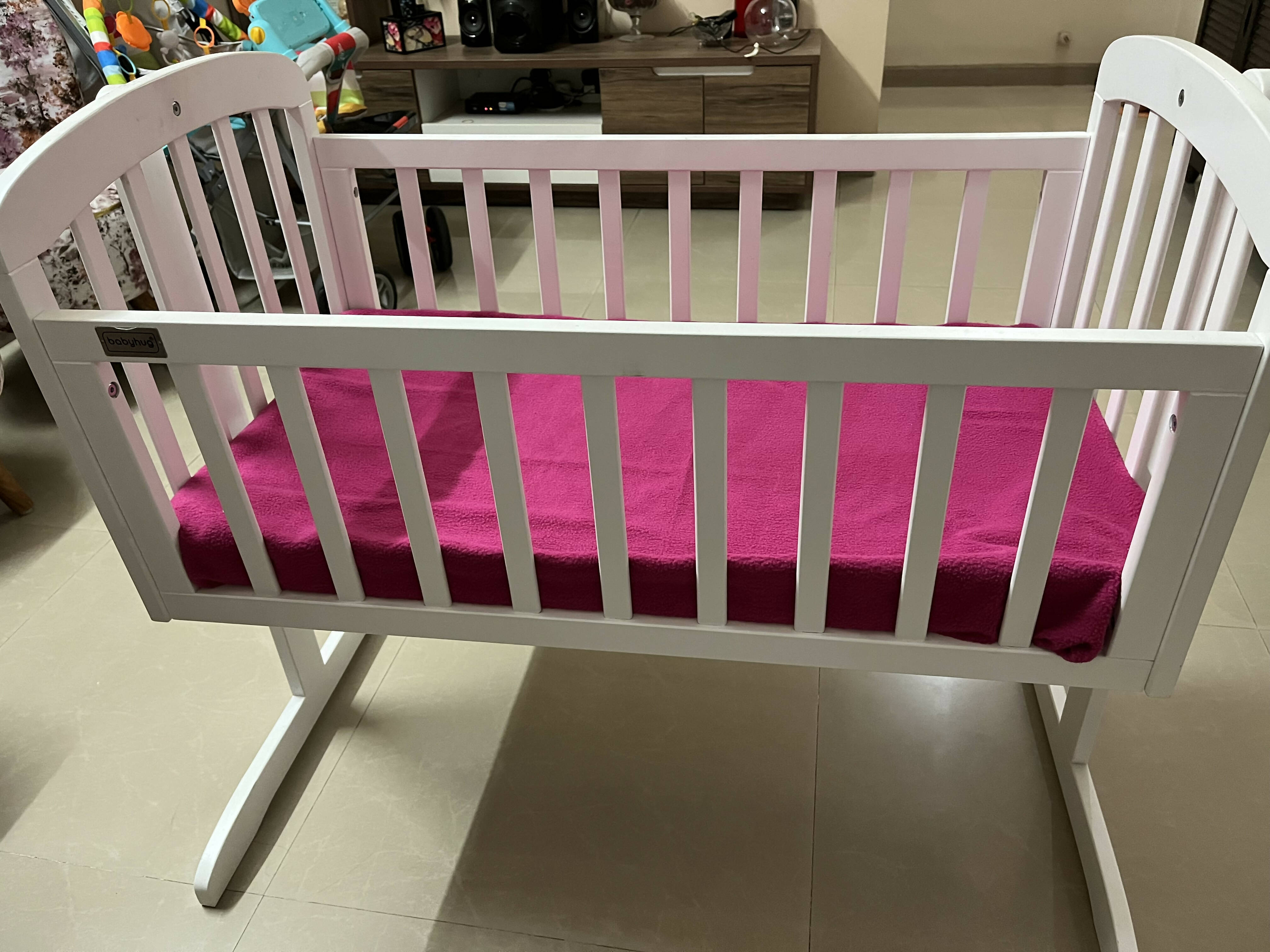 Babyhug joy shop cradle