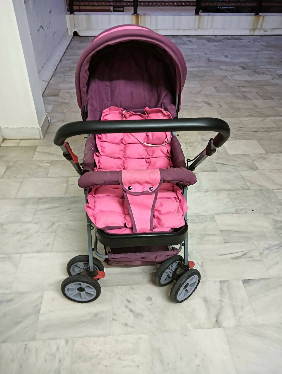 Babyhug cocoon stroller hotsell