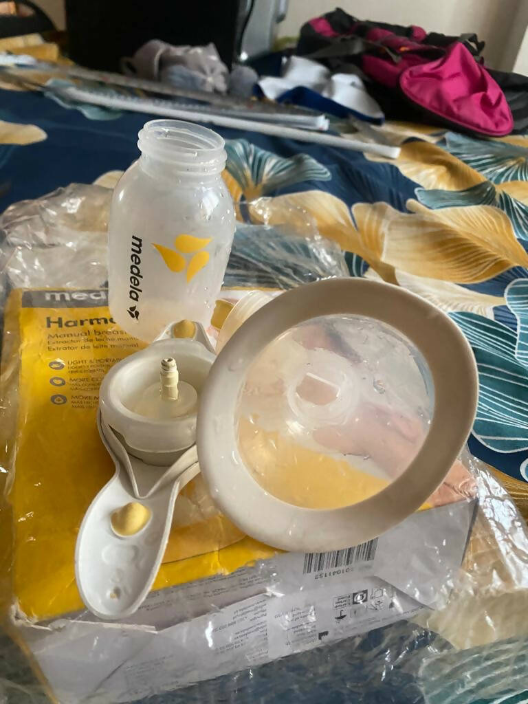 MEDELA Manual Breast Pump and Nipple Shield - PyaraBaby