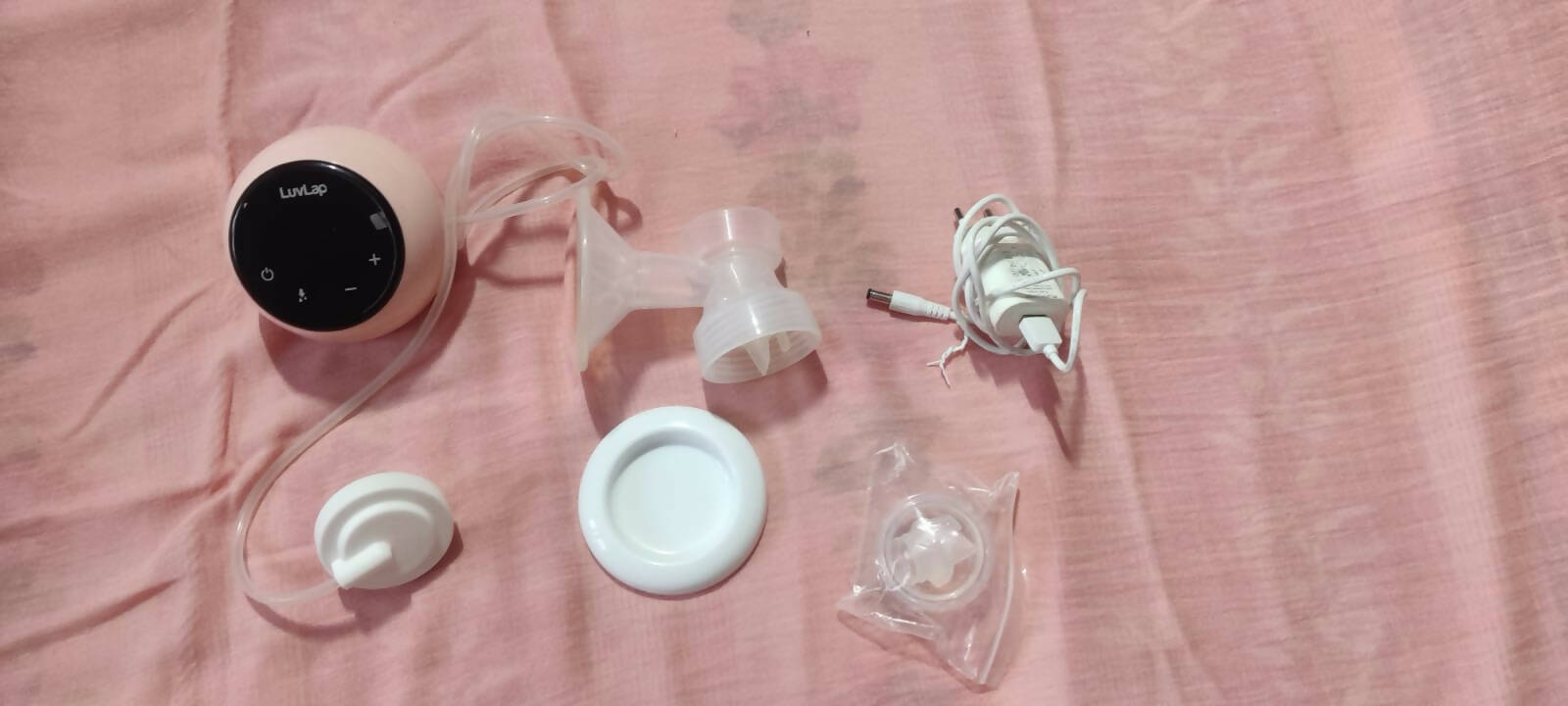 LUVLAP Adore Electric Breast Pump is designed to mimic a baby’s natural breastfeeding rhythm, making expression a pleasant experience for the mother