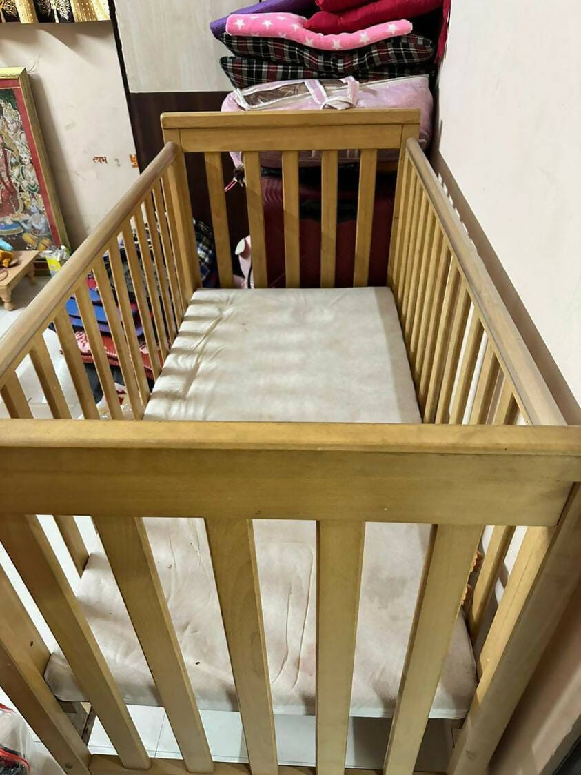 MAMAS AND PAPAS Crib/Cot for Baby, Dimensions: L5×H5×B3 Feet - PyaraBaby